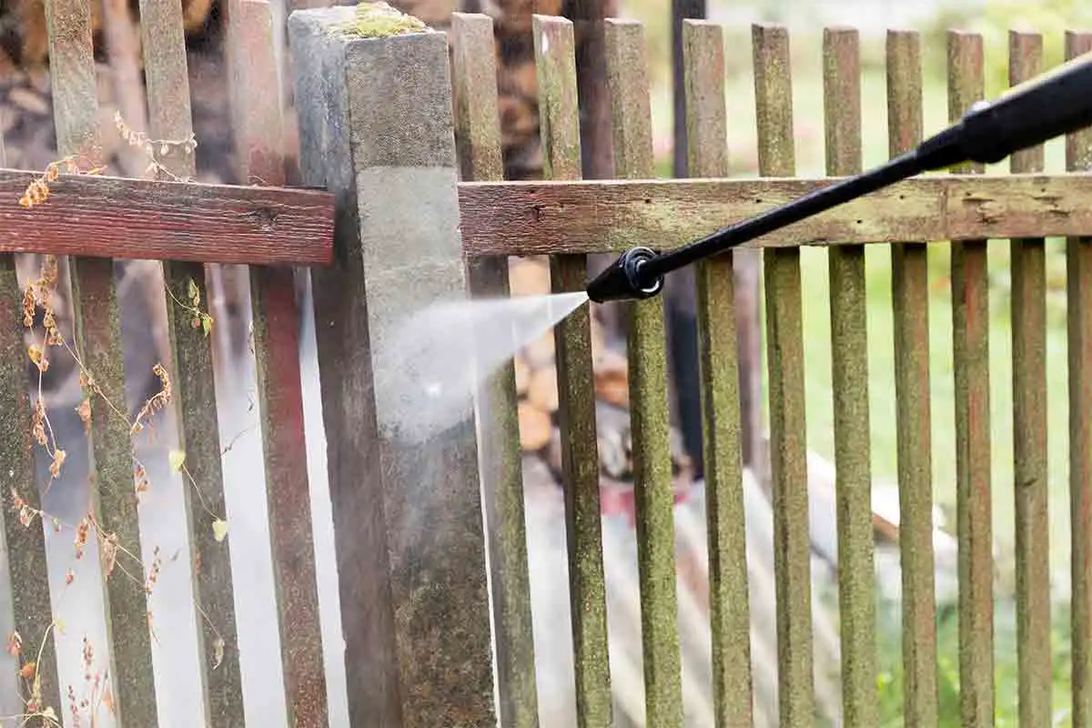 Fence Cleaning Services in Springfield, MO
